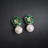 Emerald Clover Pearl Drop Earrings