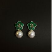 Emerald Clover Pearl Drop Earrings X2